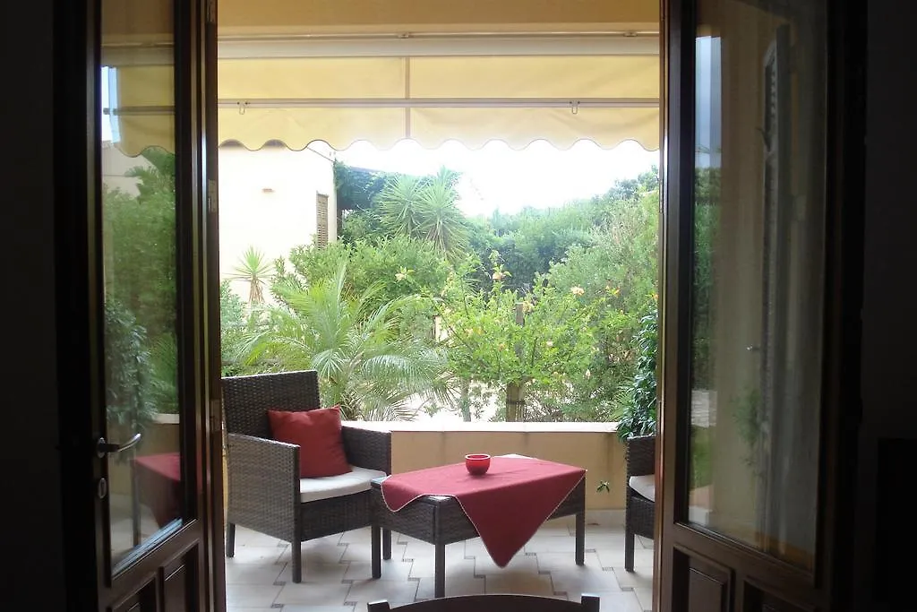 Vakantiehuis Casa Vacanze Libeccio - Villetta Con Giardino E Piscina Condominiale Custonaci