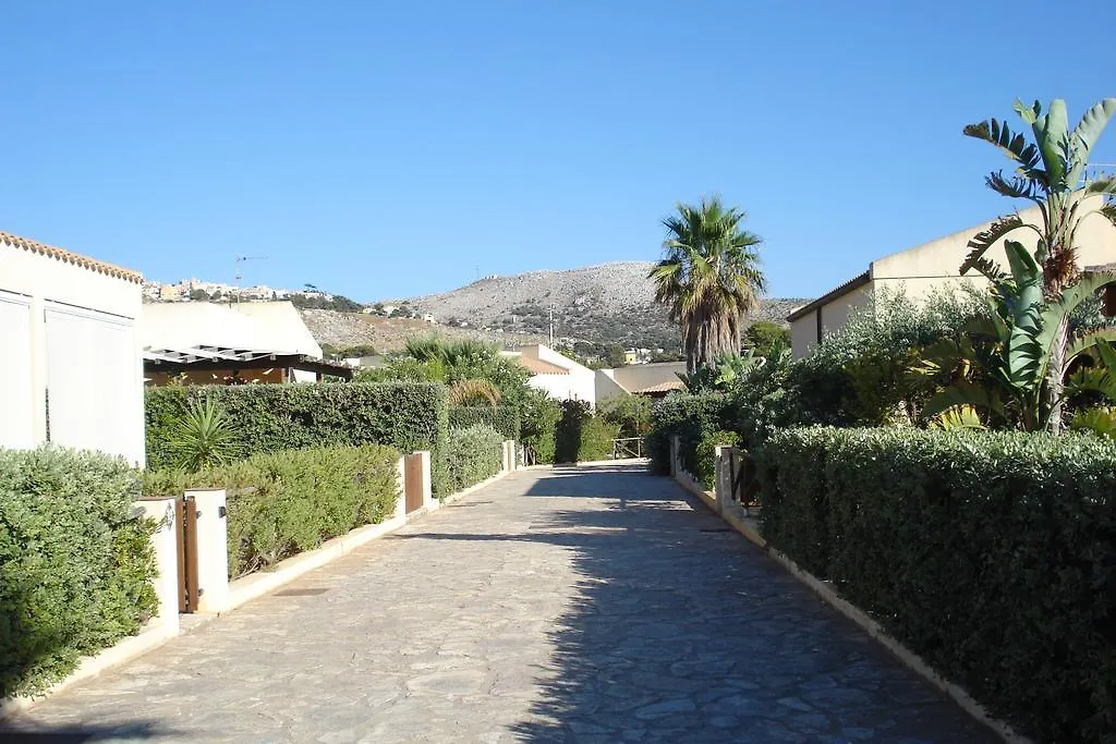 Casa Vacanze Libeccio - Villetta Con Giardino E Piscina Condominiale Custonaci 0*,  Italië