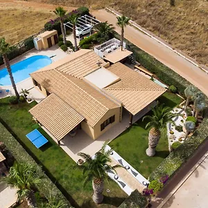  Villa Amira